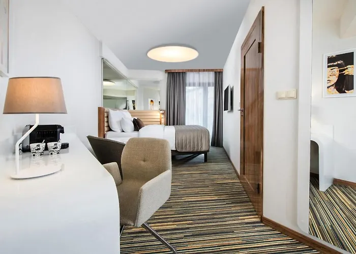 Airport Hotel: Leonardo Boutique Hotel Krakow City Center