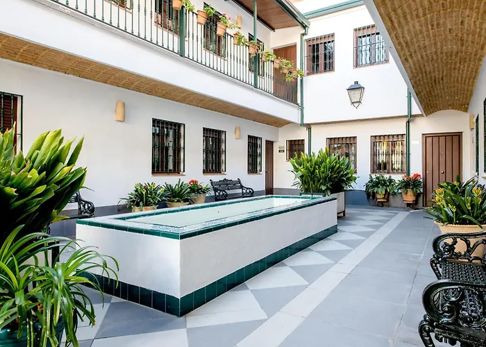 Hotel near College: Triana Boutique Apartments By Hommyhome