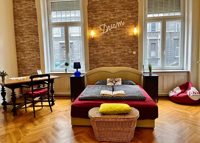 Zen Hostel By Central Market