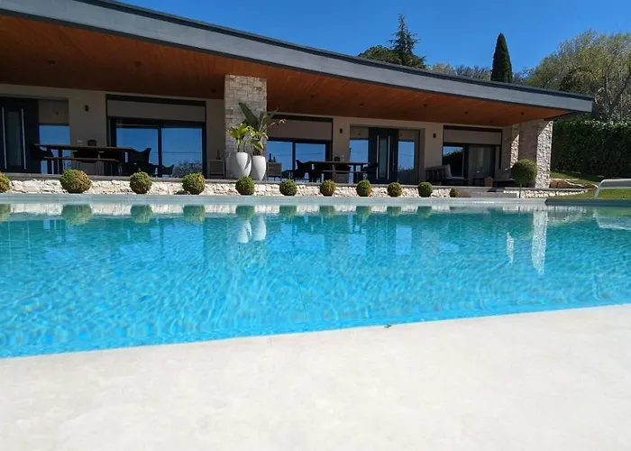 Villa con piscina: RITA apartments