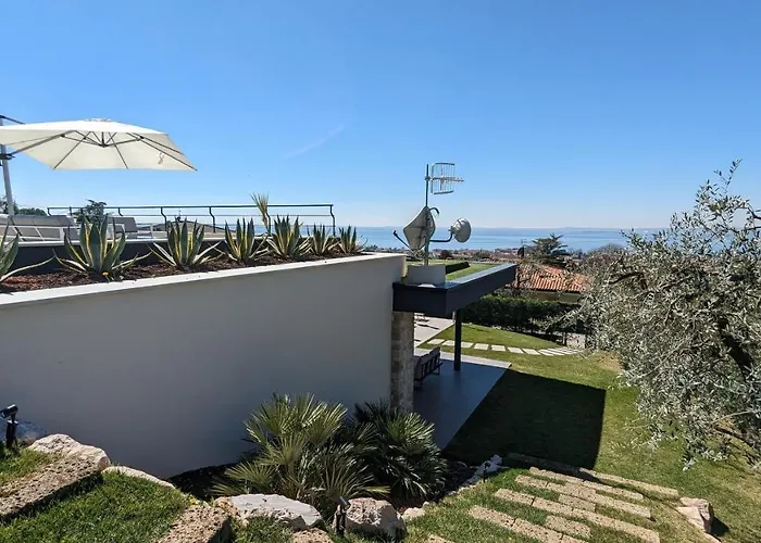 Villa con piscina: RITA apartments