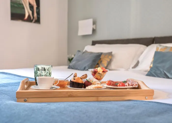 Family Hotel: Arche Design Rooms And Suites