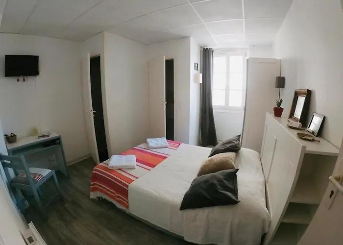 Le Petit Hotel