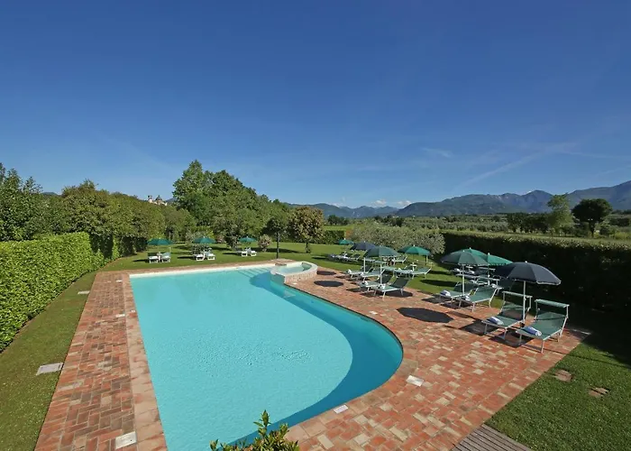 La Romantica Pool And Garden House