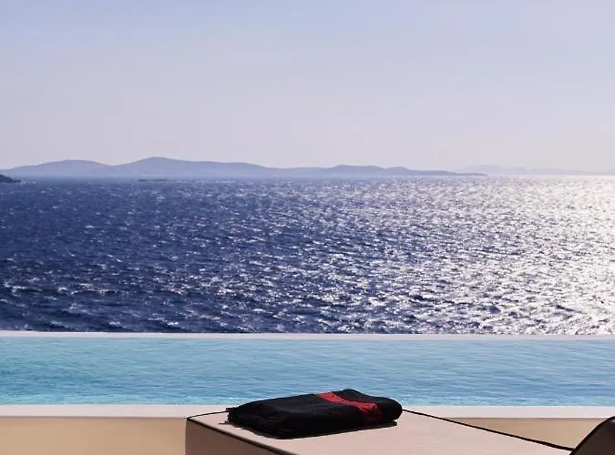 Luxury hotel only: Kouros Hotel & Suites