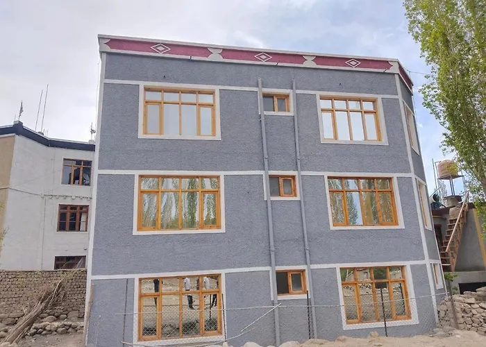 Noor Guest House