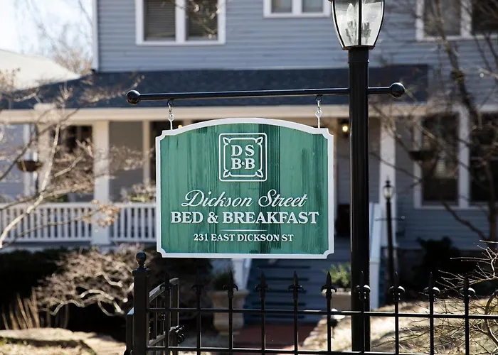 Dickson Street Bed & Breakfast