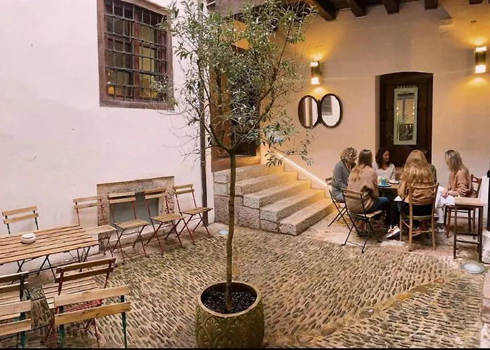 Hotel cerca del colegio: Hostel Quartier Leon Jabalquinto