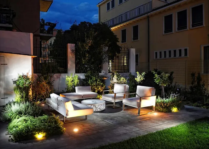 Family Hotel: Carnival Palace - Venice Collection