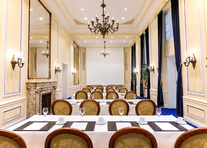 Luxury hotel only: Excelsior Hotel Ernst Am Dom
