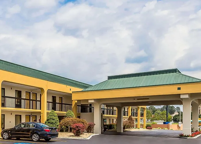 Motel: Rodeway Inn Knoxville East