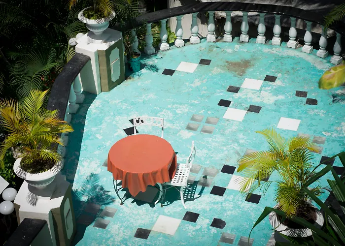 Maya Del Mar On Fifth Avenue