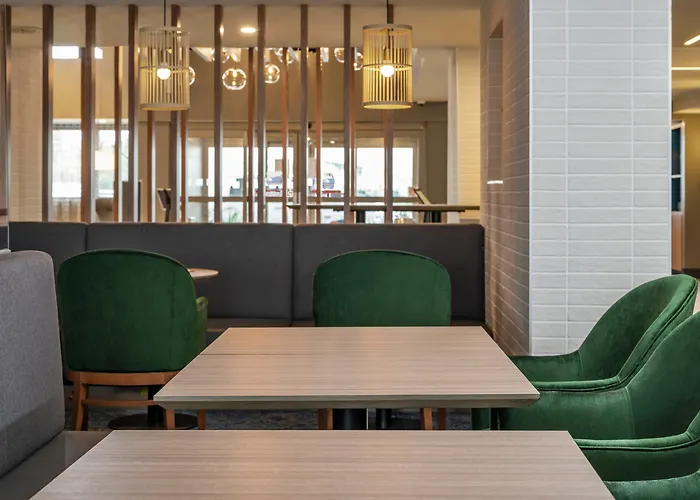Holiday Inn - Waterfront By Ihg