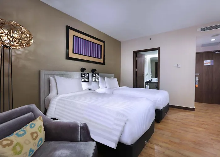 4 star hotel: Harper Perintis By Aston