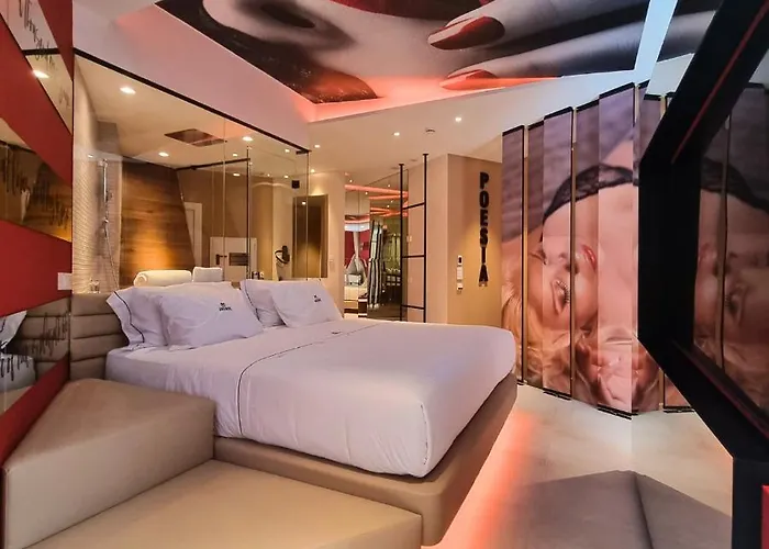 Hotel Jacuzzi: Hotel Avenue - Lovely Hotel
