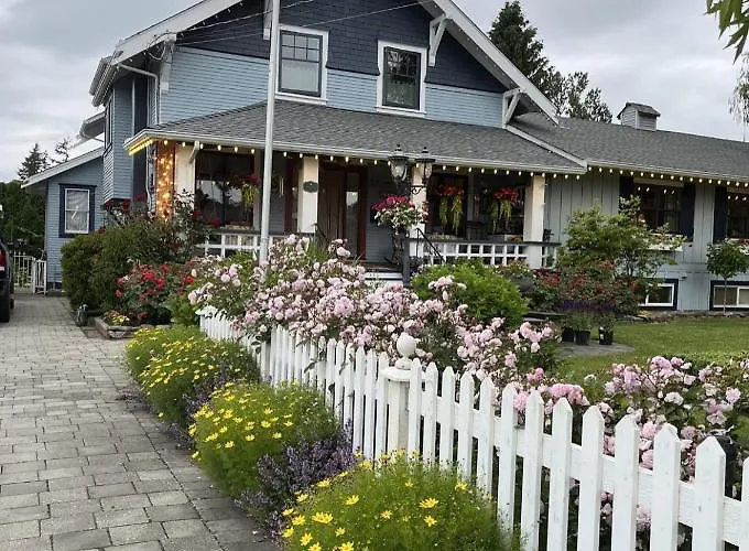 Family Hotel: The Hazelhouse