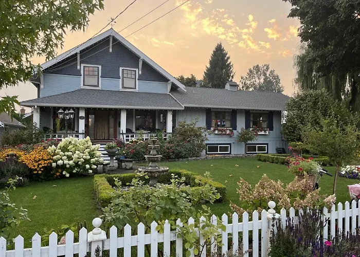 Family Hotel: The Hazelhouse