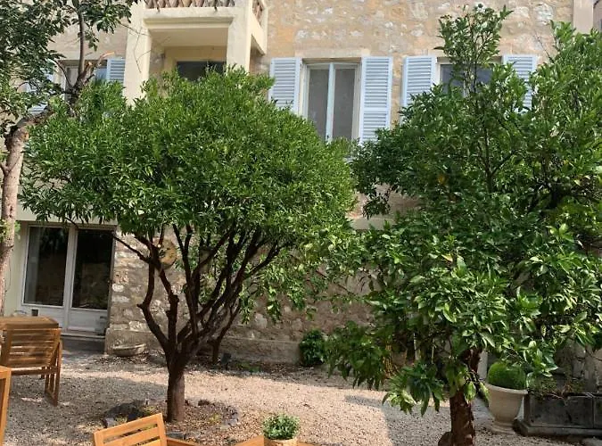  Le Jardin D'Elma
