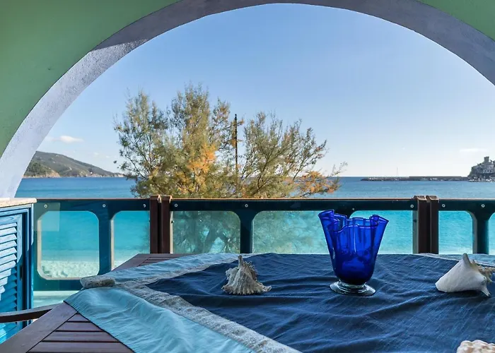 Villa Emanuela Edge Of The Sea - Goelba