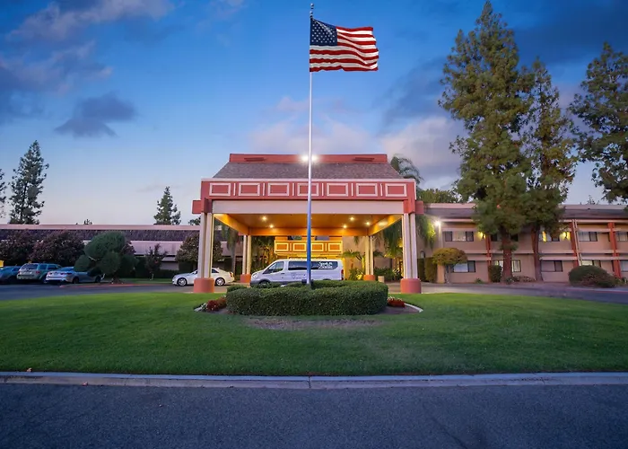 Piccadilly Inn Airport