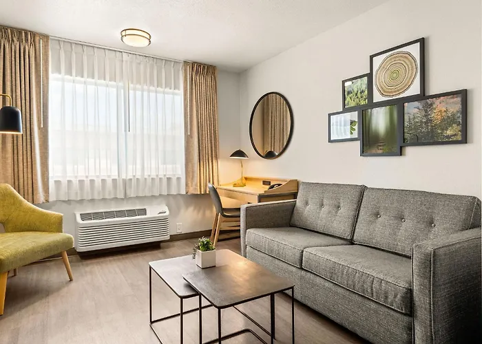 Oxford Suites Redding