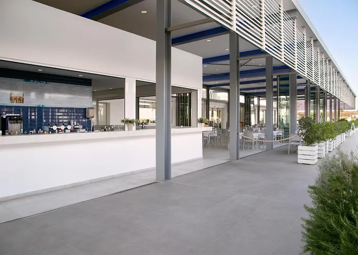 Asterias Beach Hotel