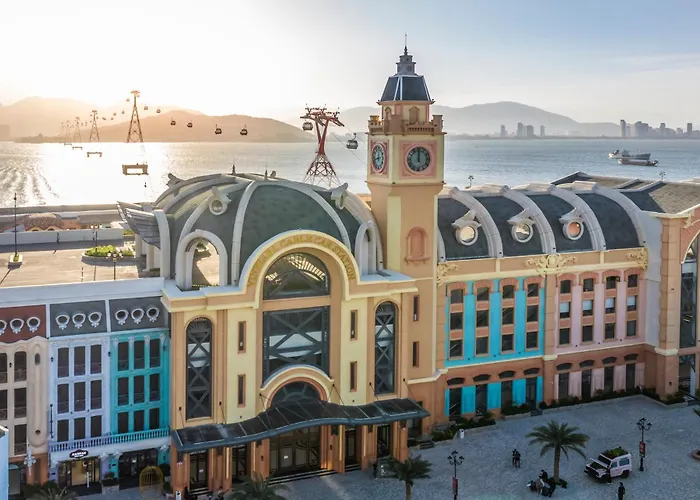 5 star hotels Vinpearl Beachfront Nha Trang