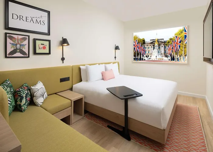 Family resorts Hampton By Hilton London Old Street