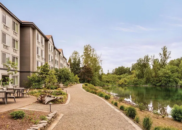 Radisson Portland Airport