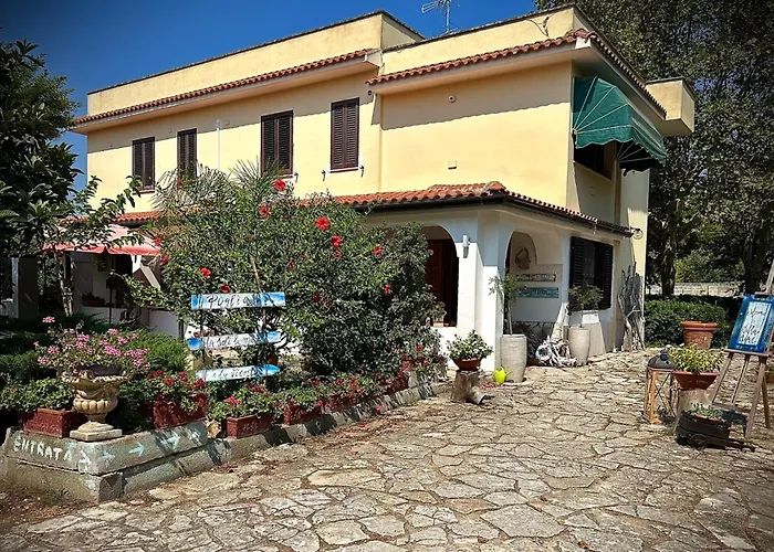 Villa Anna Guesthouse - Salento Airport Stay & Free Parking