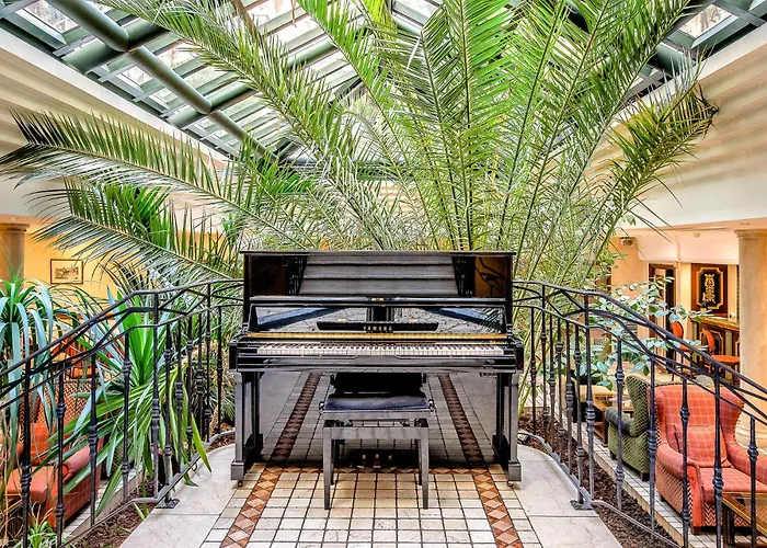5 star hotels Villa Beaumarchais
