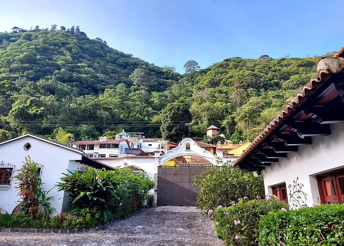 Hotel y Jardines Casa Búho