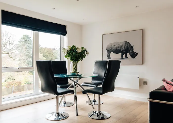 Pet Friendly hotel: Charlecote House