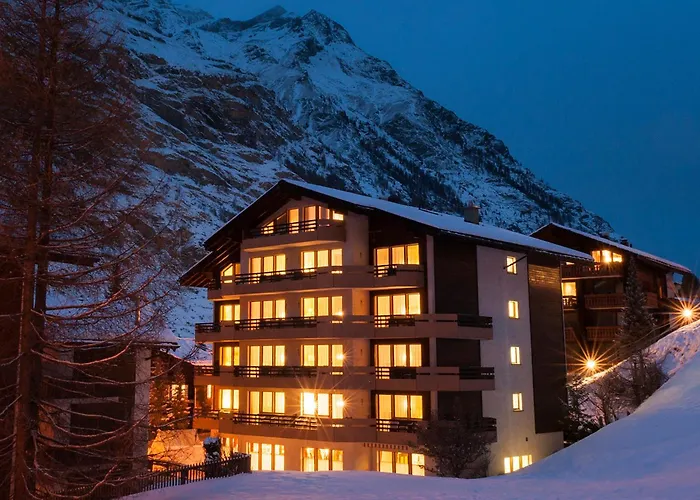 Basecamp Hotel