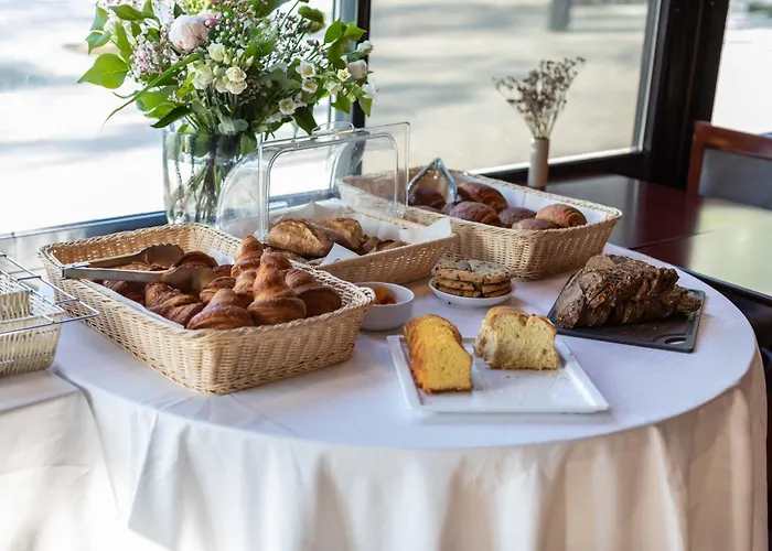 Le Paris Brest Hotel