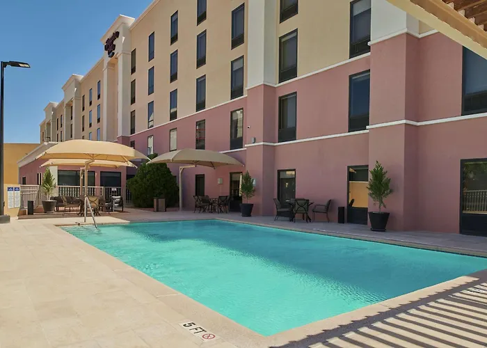  Hampton Inn