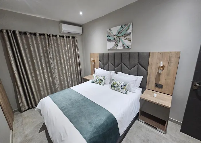 4 star hotel: Casa De Luxe