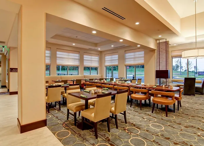 Hilton Garden Inn Woodbridge
