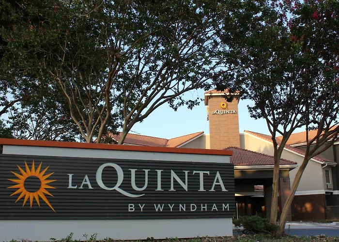 La Quinta By Wyndham Dallas - Addison Galleria