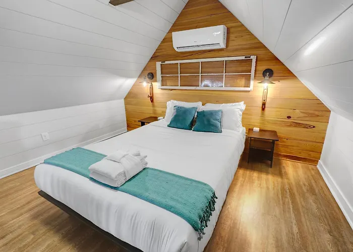 Cozy Island Cottage