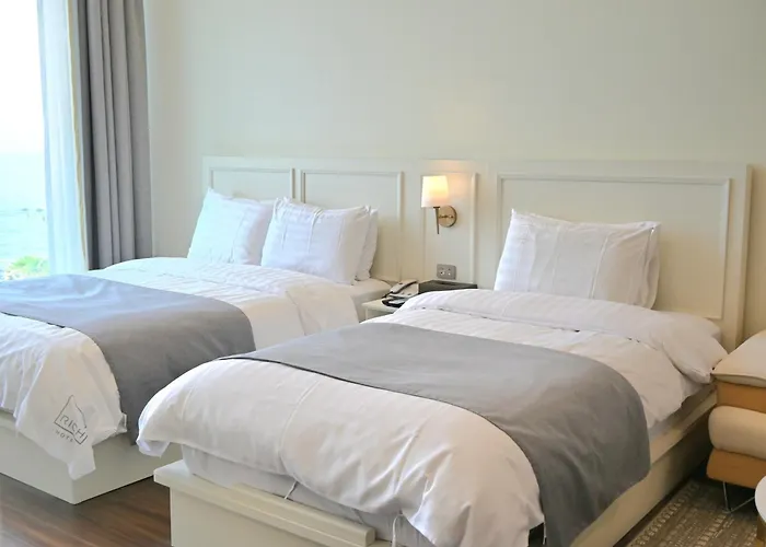 3 star hotels Rich