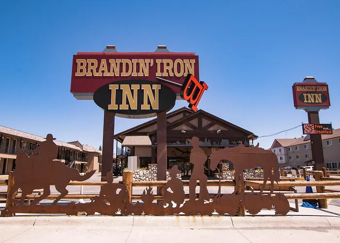 Motels Brandin' Iron Inn