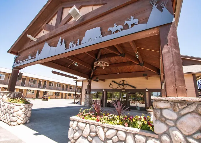 Motels Brandin' Iron Inn