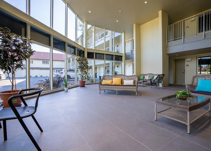 Hotel with Tennis: Regal Palms Resort