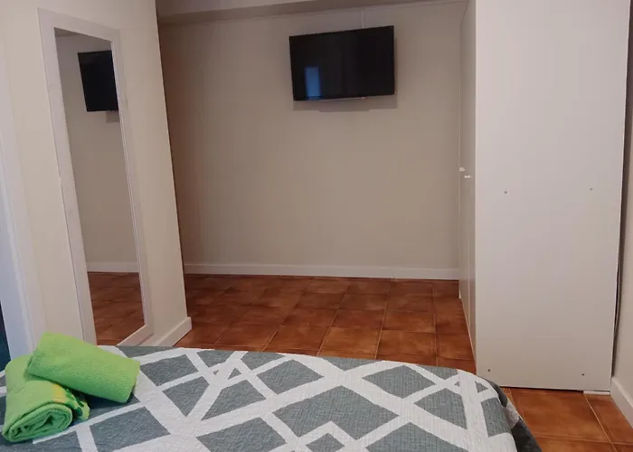 Hotel cerca del aeropuerto: Amroom - Santander