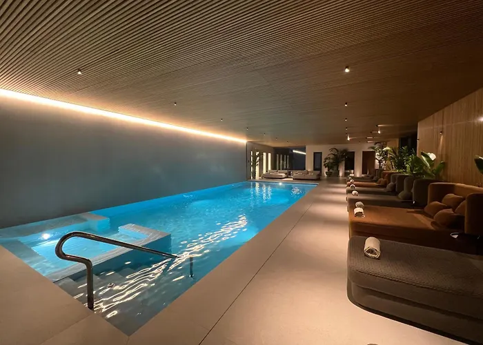 Hotels with tennis Ariston