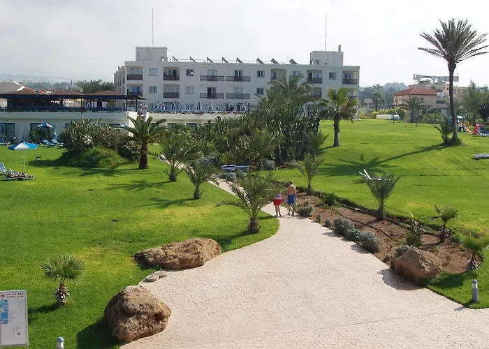Family Hotel: Helios Bay Hotel And Suites