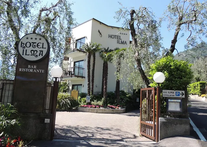 Hotel Am Ilma Lake Garda Resort