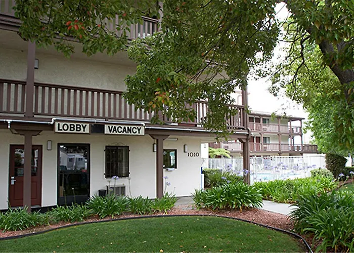 Ez 8 Motel Old Town