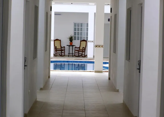 Beach hotel: Hotel Maria Jose